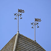 Les girouettes sur le donjon