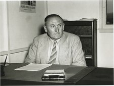 Fritz Zwicky (1947)