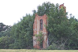 Ruined palace in Głóski