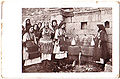 Γυναίκες στην κρήνη: Καρτ-ποστάλ από το Γκαλίτσνικ 1903-1908.