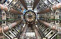 La ok toroformaj elektromagnetoj de la ATLAS-o, la pli granda detektilo de LHC.