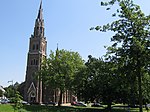 L'église catholique néo-gothique.