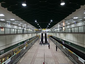 万隆站站台