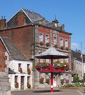 Trélon.kiosque.mairie.jpg