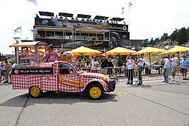 Véhicule Cochonou sur la caravane publicitaire du Tour de France en 2013.