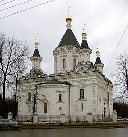 Улица Еланского, 2. Храм Архангела Михаила при клиниках на Девичьем поле.