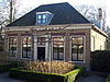 Begraafplaats Essenhof: Dienstwoning