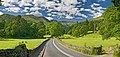 La carretera A591, la cual pasa por el campo entre la ciudad Ambleside y el pueblo Grasmere, ambas ubicadas en el Distrito de los Lagos, Inglaterra. Por David Iliff