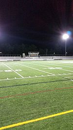 изображение футбольного поля Джеймса Г. Андерсона в средней школе Маршфилд