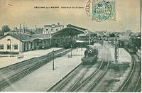La gare de Châlons fut créée en 1846, facilitant ainsi les transports de personnes et de marchandises vers Paris.