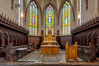 Coro e altar da igreja de Santiago Maior (Karthaus) no vilarejo de Weddern, Kirchspiel, Dülmen, Renânia do Norte-Vestfália, Alemanha. A pedra fundamental da igreja paroquial católica de Santiago Maior, a antiga igreja do mosteiro da cartuxa de Marienburg, foi colocada em 1477 e ainda estava inacabada em 1573. A igreja foi ampliada em estilo neogótico em 1871/1872, segundo um projeto de Victor Tetens. Isso também incluiu a cripta para a família de Carlos Alfredo de Croÿ. (definição 6 720 × 4 480)