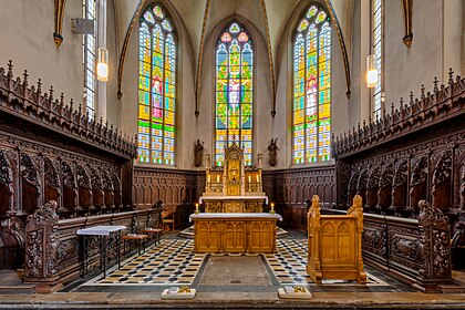 Coro e altar da igreja de Santiago Maior (Karthaus) no vilarejo de Weddern, Kirchspiel, Dülmen, Renânia do Norte-Vestfália, Alemanha. A pedra fundamental da igreja paroquial católica de Santiago Maior, a antiga igreja do mosteiro da cartuxa de Marienburg, foi colocada em 1477 e ainda estava inacabada em 1573. A igreja foi ampliada em estilo neogótico em 1871/1872, segundo um projeto de Victor Tetens. Isso também incluiu a cripta para a família de Carlos Alfredo de Croÿ. (definição 6 720 × 4 480)