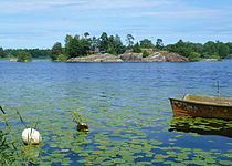 Drevviken med Kaninholmen. Vy från Stortorp, Huddinge kommun.