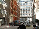 Nieuwe Kerkstraat, gezien naar de Weesperstraat, en Amstel (foto, 2006)