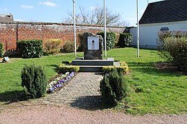 Le monument aux morts.