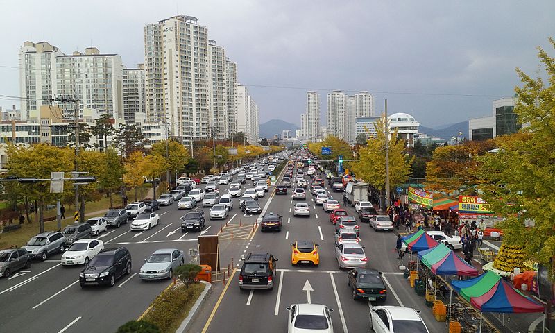 File:Haeandaero Ave. in Changwon.jpg