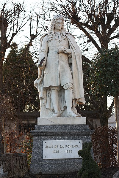 File:Jean de La Fontaine - Statue a Chateau-Thierry.jpg