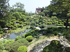 Kakubuen-hagen ved Honma museum.