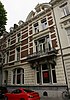 Eclectisch herenhuis, gebouwd in opdracht van A. Reijnen. Naderhand heeft het pand dienstgedaan als hotel (Hotel Wilhelmina).