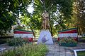 Братська могила радянських воїнів і пам'ятний знак полеглим воїнам-землякам