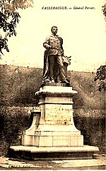 Statue du général François Perrier