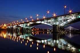 Мост Понятовского nocą.jpg