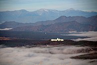 南東側の明神山から望む足和田山（中央部）