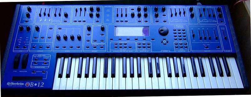 Exemplo dum sintetizador (hardware-synth): Oberheim OB12