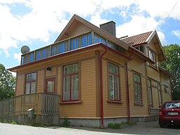 Gamla stationsbyggnaden i Olofstorp som idag är museum.