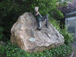 Oscar Wilde memorial, Dublin, Ireland.
