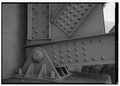 Detailansicht der Verankerung eines der Brückenpfeiler