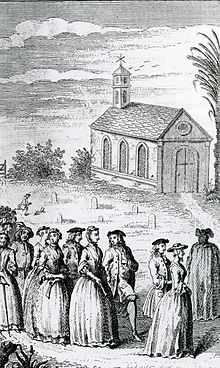 Dessin noir et blanc, paysage champêtre, église au fond à droite, au premier plan cortège de fidèles endimanchés.