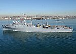 ВМС США 030117-N-2069B-002 USS Anchorage (LSD 36) вылетает из залива Сан-Диего. Jpg