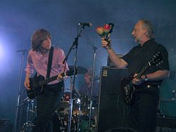 The Yardbirds, 2006. Слева направо: Джон Идэн, Джим Маккарти и Крис Дрейя