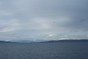 Ακτή και βουνά της Αλβανίας από το φέρυ-μποτ