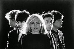 A Blondie 1977-ben