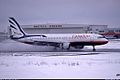 Airbus A320 (met Proud Wings-kleurenschema) op Ottawa Macdonald-Cartier International Airport in 2001