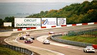 Die Kurve Parabolique im 1975 ergänzten Streckenteil von Dijon-Prenois (Honda-Trophy-Rennen 2000)