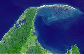 Image satellite du Cap Farewell prolongé par le Farewell Spit.
