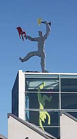 مجسمهٔ بدون عنوان اثر اینگو مائورر در خرونینگن، هلند