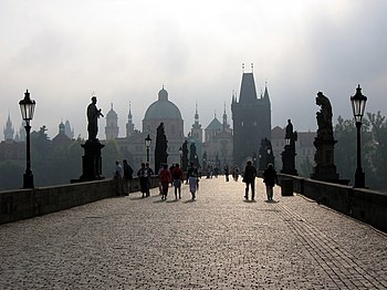 English: Charles Bridge in Prague. Español: Pu...