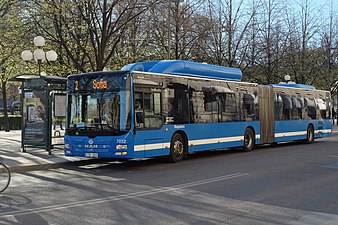 Blåbuss på linje 2 av typ MAN Lion's City. Den vanligaste bussen i länet.