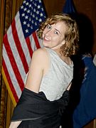 Kristen Schaal (Susana)