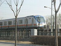 廠修改造前的H451號車組行駛於上地站至五道口站區間（2008年3月）