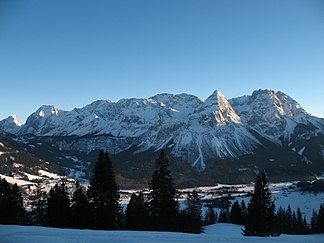 Nordansicht des Mieminger Gebirges mit Ehrwalder Sonnenspitze