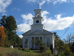 کلیسای New Hampton Community در مرکز شهرک