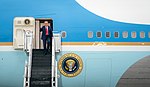 Президент Трамп едет в Мичиган (50329963263) .jpg
