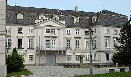 La façade du château.