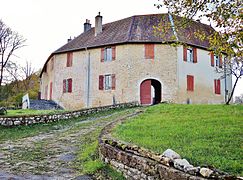 Vue Est de l'ancien château de Gonsans