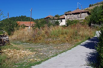 Куќи во селото